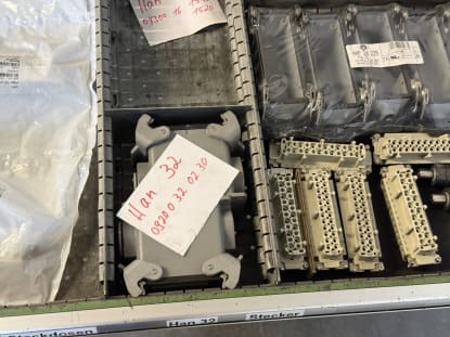 Schubladenschrank mit Inhalt - Image 31