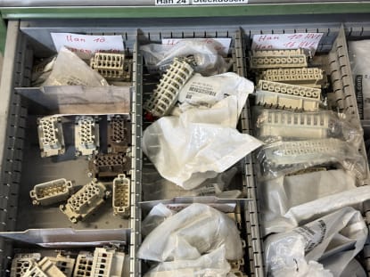 Schubladenschrank mit Inhalt - Image 50