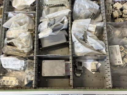 Schubladenschrank mit Inhalt - Image 52