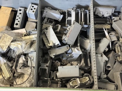 Schubladenschrank mit Inhalt - Image 58