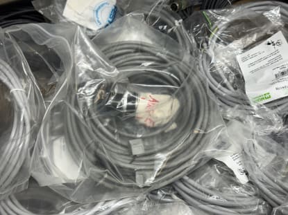 Lot of Plug Cables - Image 10