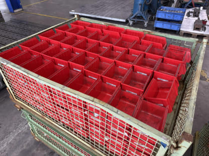 Lot of plastic boxes - Image 3