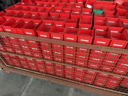 Lot of plastic boxes - Image 18