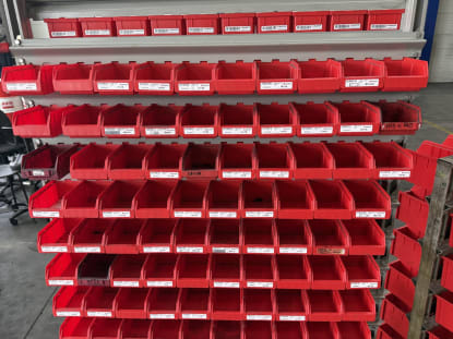 2 small parts shelves - Image 7