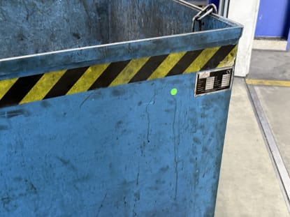 2 tipping containers - Image 6