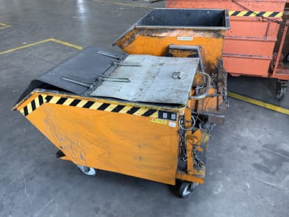 4 tipping containers - Image 13