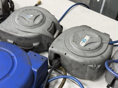7 compressed air hose reels - Image 10