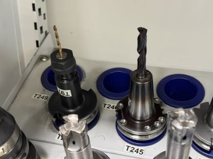30 pcs. SK40 tool holders with tools - Image 3