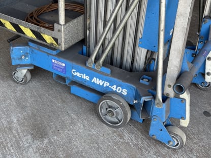 Personnel Lift - Image 11