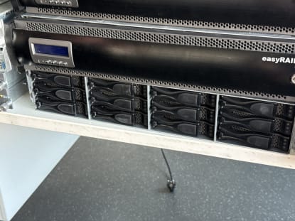 Lot of Servers and APC BackUPS - Image 12