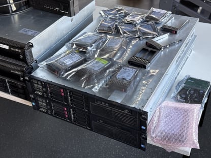 Lot of Servers and APC BackUPS - Image 13