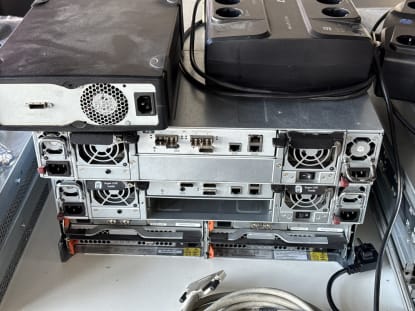 Lot of Servers and APC BackUPS - Image 20