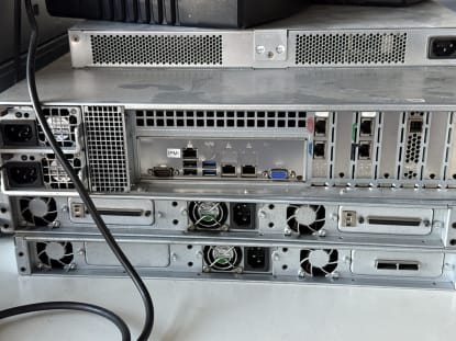 Lot of Servers and APC BackUPS - Image 24