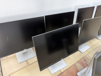 10 Bildschirme/ Monitore - Image 5