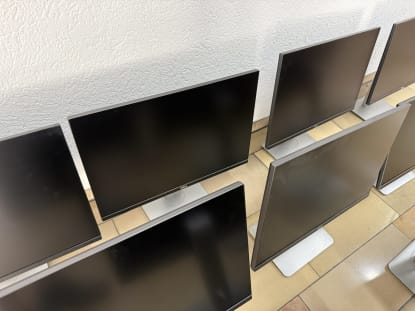 10 screens/monitors - Image 6