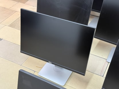 10 Bildschirme/ Monitore - Image 12
