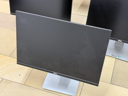 10 screens/monitors - Image 14
