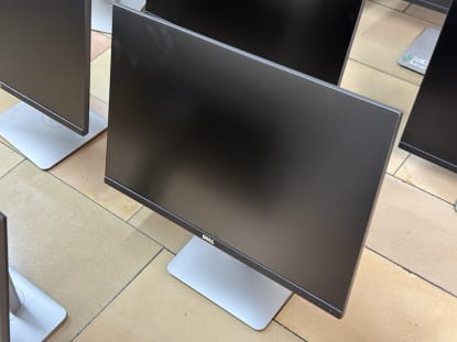 10 screens/monitors - Image 13
