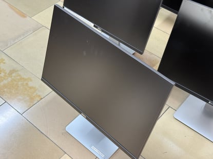 10 screens/monitors - Image 14