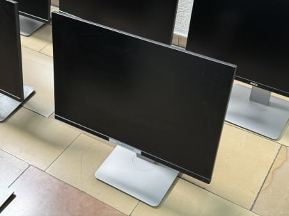 10 screens/monitors - Image 9
