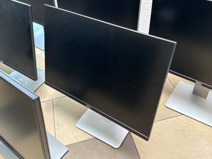 10 screens/monitors - Image 8