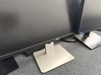 55 screens/monitors - Image 7