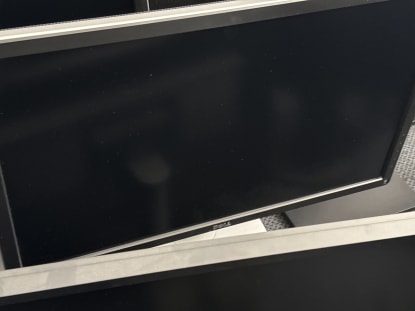 55 screens/monitors - Image 11