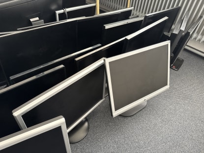 55 Bildschirme/ Monitore - Image 14