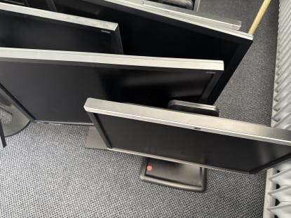55 Bildschirme/ Monitore - Image 18