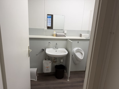 Bürocontainer und Sanitärcontainer inkl. Einrichtung - Image 9