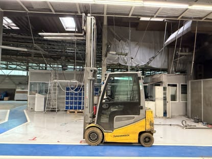 JUNGHEINRICH Electric Forklift - Image 10