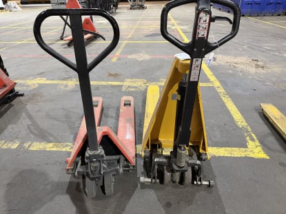 2 Pallet Trucks - Image 2