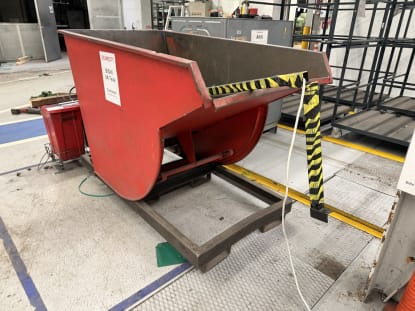 Tipping container for forklift - Image 2