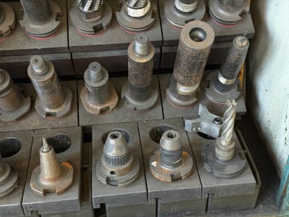 Tool cabinet with tools - Image 22