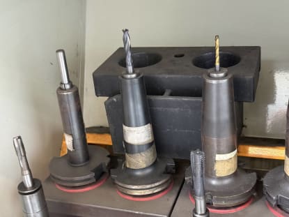 Tool cabinet with tools - Image 5