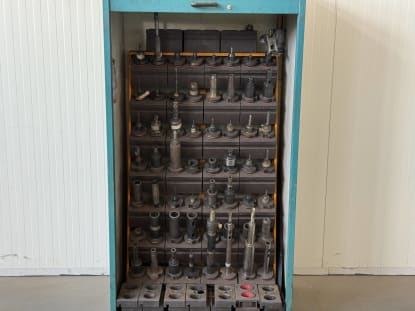 Tool cabinet with tools - Image 2
