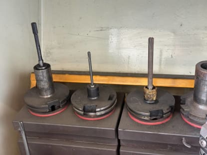 Tool cabinet with tools - Image 5