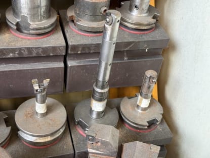 Tool cabinet with tools - Image 19