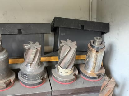 Tool cabinet with tools - Image 7