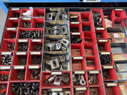 Drawer cabinet with contents - Image 5