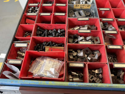 Drawer cabinet with contents - Image 8