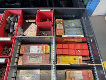Drawer cabinet with contents - Image 12