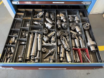 Drawer cabinet with contents - Image 15
