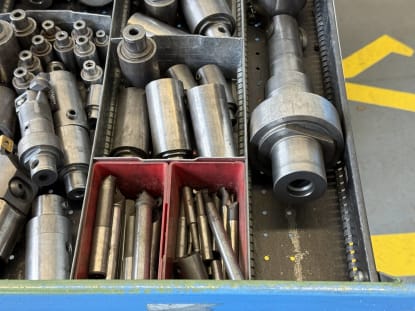 Schubladenschrank mit Inhalt - Image 23