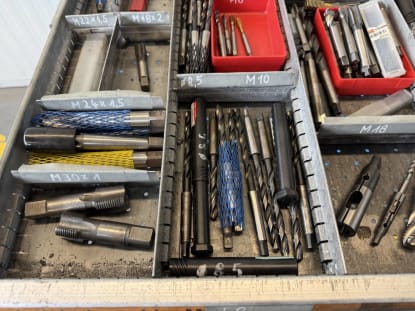 Drawer cabinet with contents - Image 7