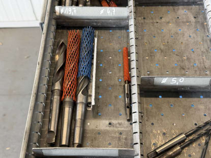 Drawer cabinet with contents - Image 15