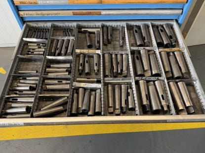 Drawer cabinet with contents - Image 24
