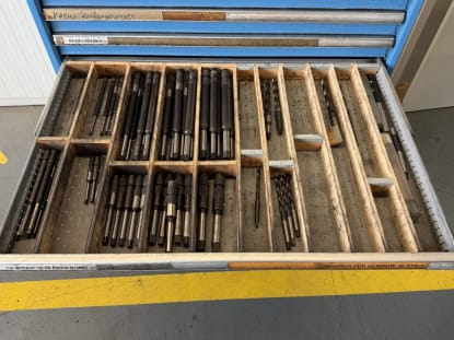 Drawer cabinet with contents - Image 27