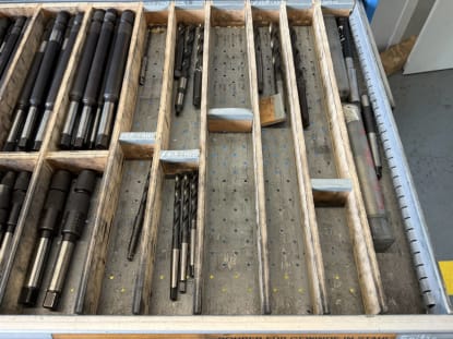 Schubladenschrank mit Inhalt - Image 29