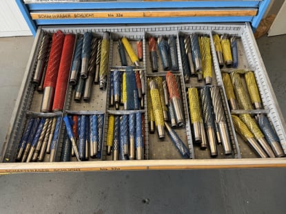Schubladenschrank mit Inhalt - Image 38